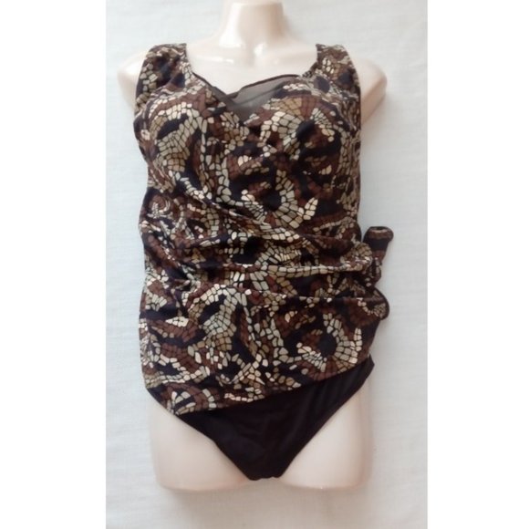 One Piece Swim Suit Size 20w - Picture 2 of 7